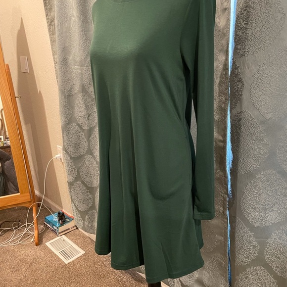 Green knit dress-new with tags! - Picture 3 of 3